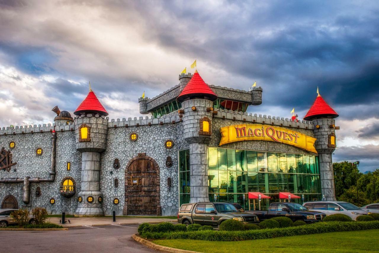 Bear Hugs Hotel Pigeon Forge Exterior photo