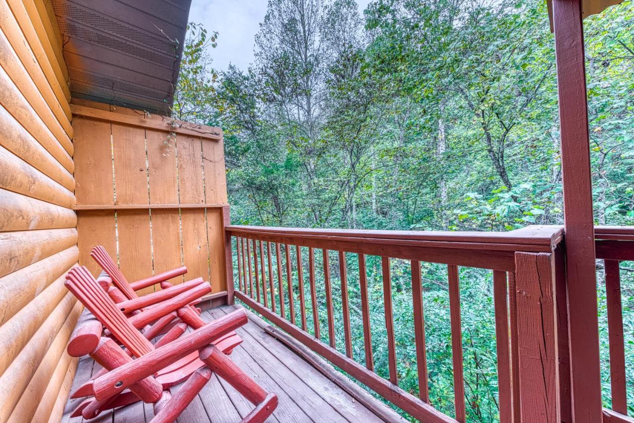 Bear Hugs Hotel Pigeon Forge Exterior photo